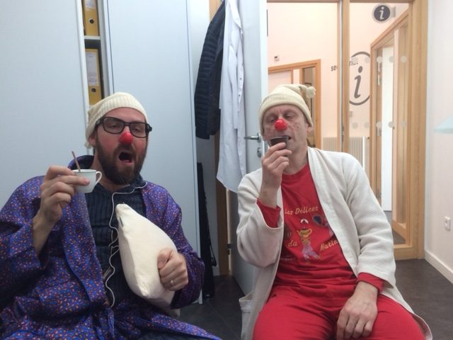Clowns au café