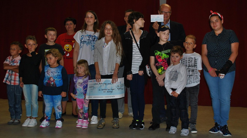Remise de don de l'association culturelle et sportive de Rouhling
